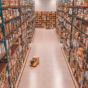 grandes-almacenes-llenos-mercancias-concepto-industria-logistica-render-3d_103577-5981